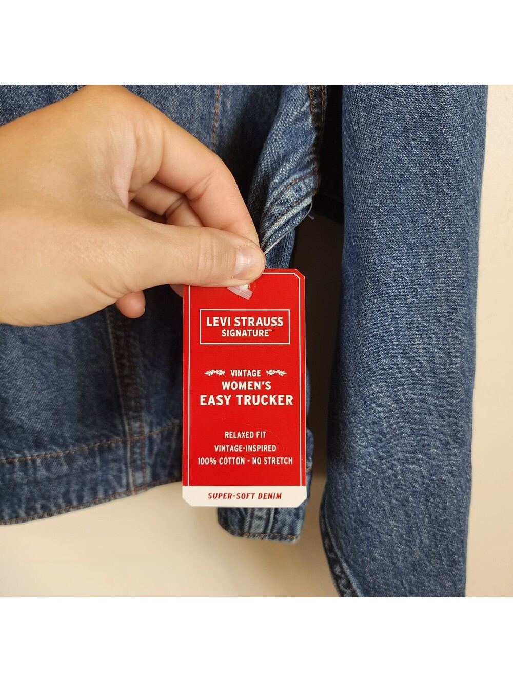 Levi Strauss Signature Easy Trucker Denim Jacket Relaxed Fit Women Large NWT - Picture 5 of 8